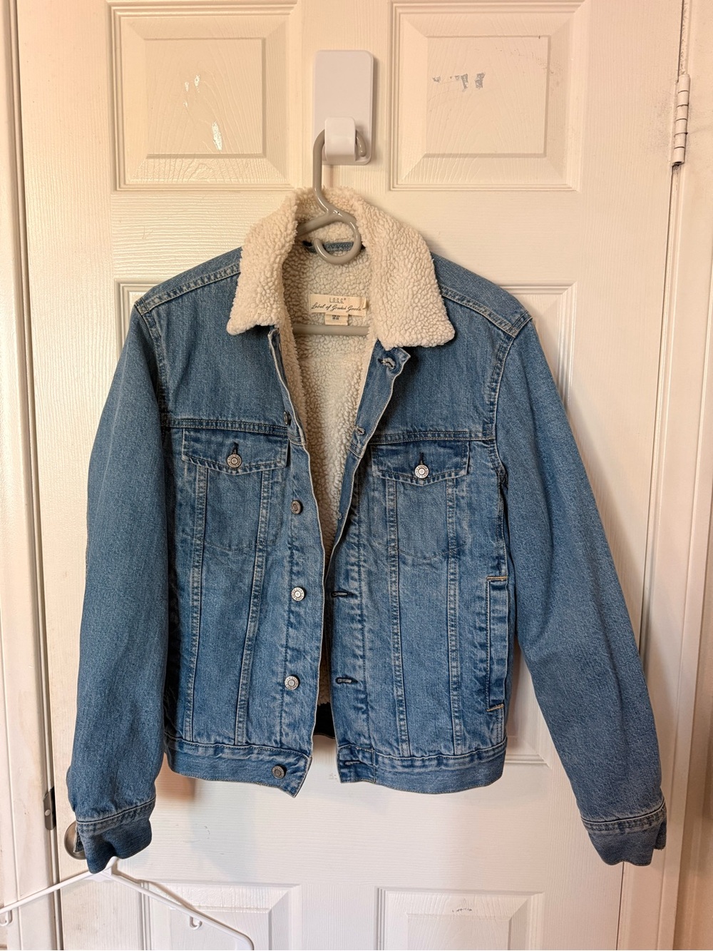 Classic Light Blue Sherpa-Lined Denim Jacket - Jean Jacket. Runs slightly big.